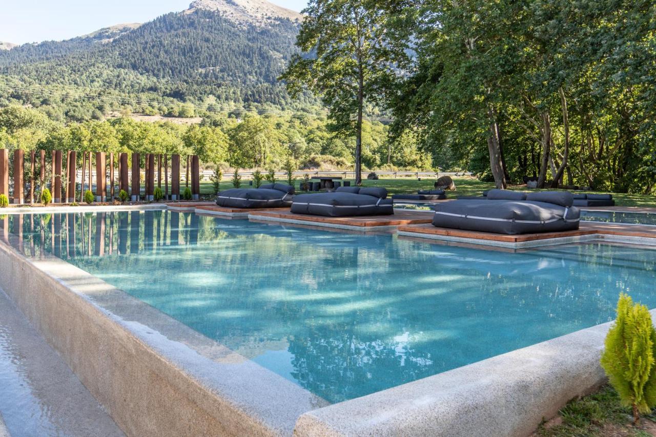 Oniropetra Boutique Hotel Karpeníszi Kültér fotó