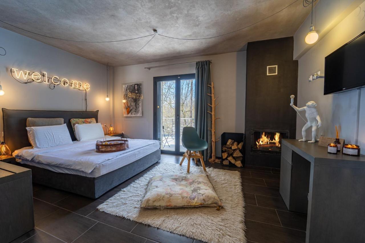 Oniropetra Boutique Hotel Karpeníszi Kültér fotó