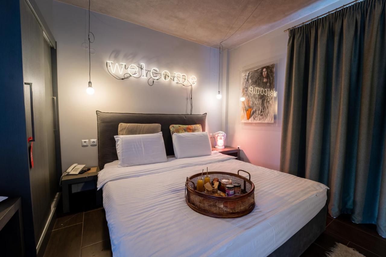 Oniropetra Boutique Hotel Karpeníszi Kültér fotó