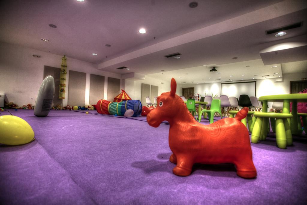 Oniropetra Boutique Hotel Karpeníszi Kültér fotó